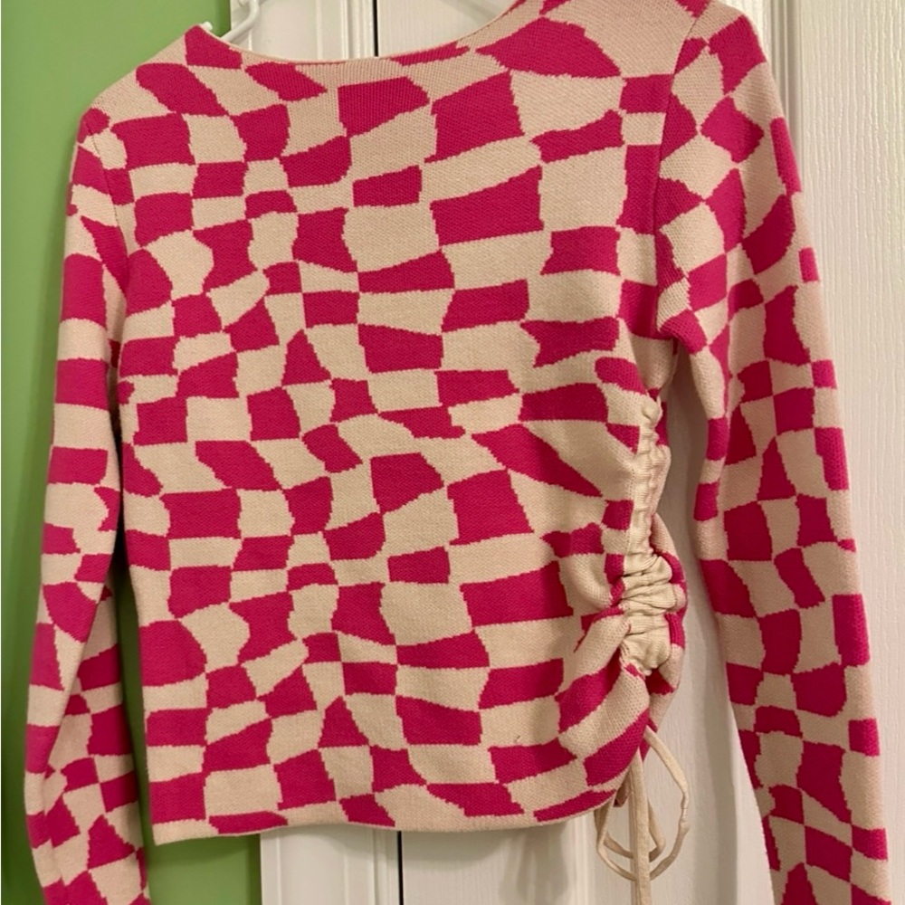 Women’s Vedtique pink and ivory long sleeve sweater size small‎ checkered print